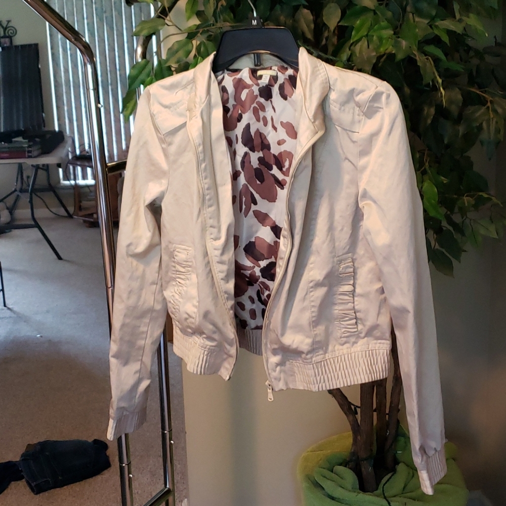 Women's Short Jacket w/ Cheetah Design | Size Med